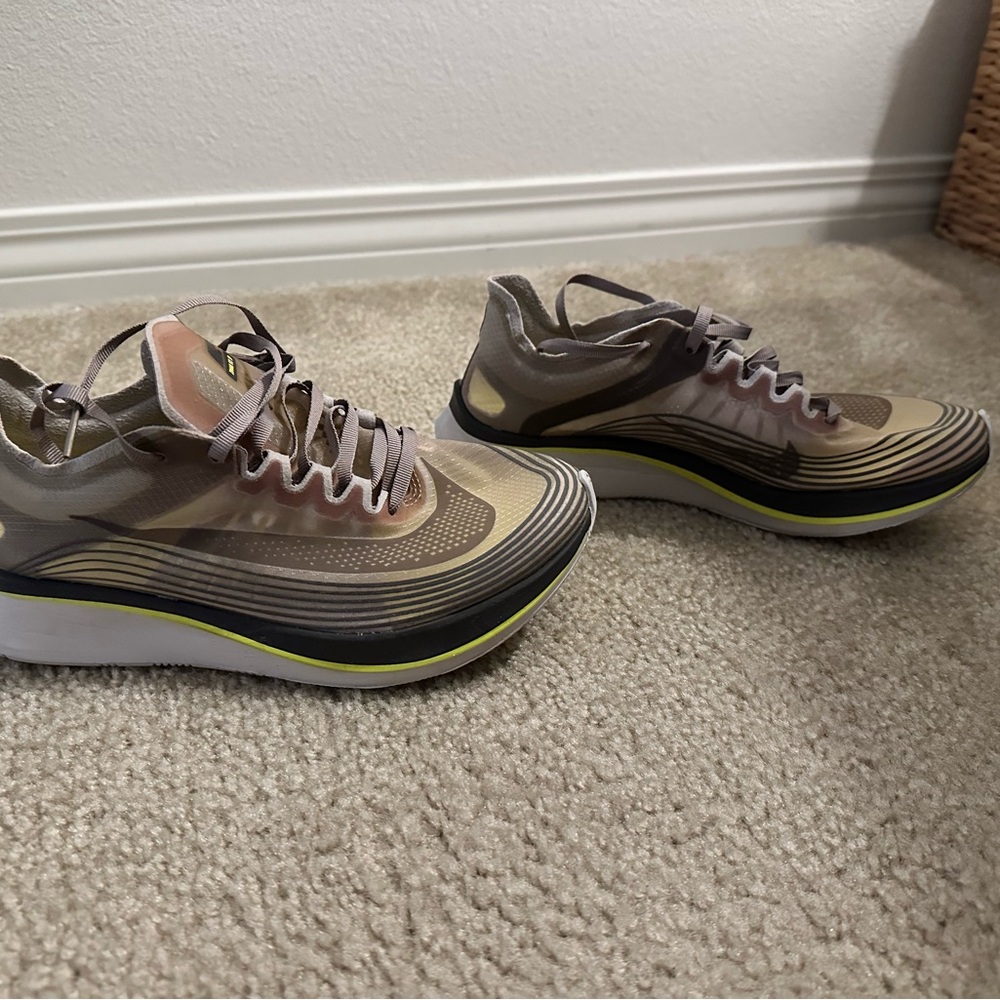 Nike Men's Beige and Black Athletic Shoes